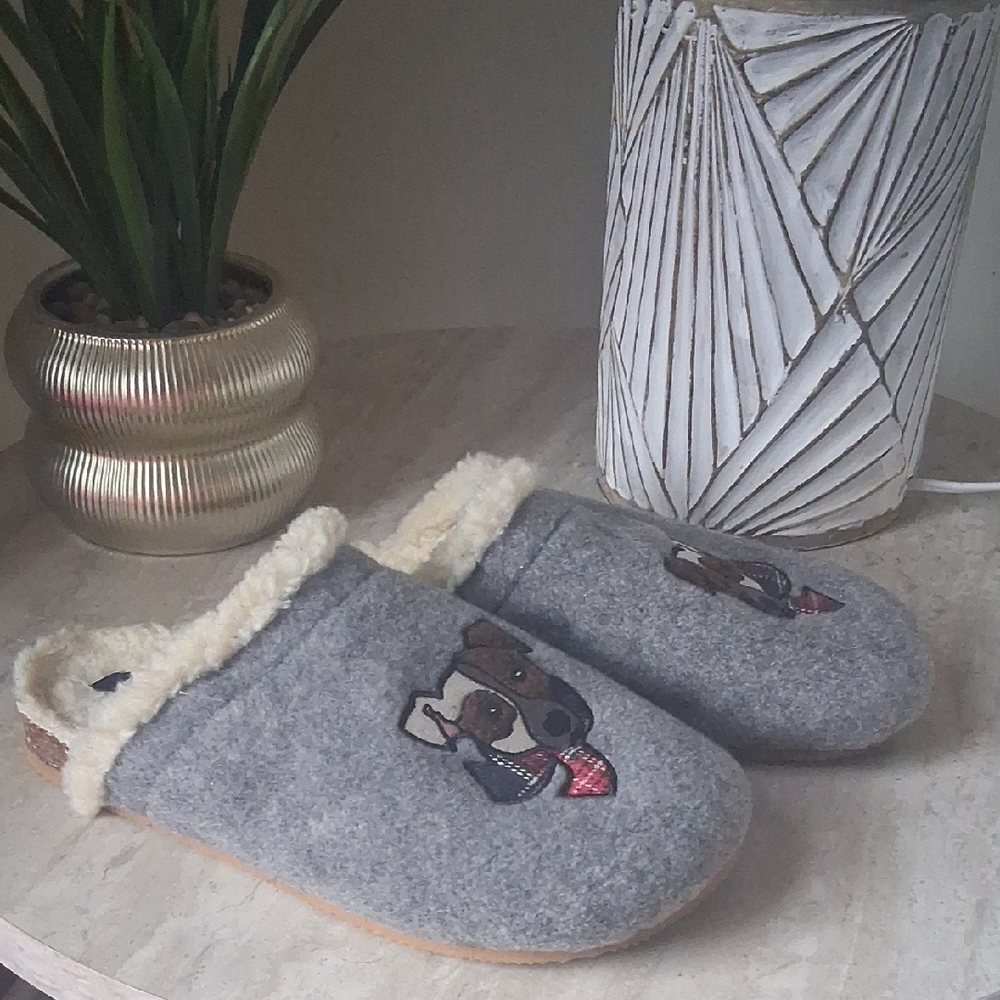 Lands' End Cozy Gray Slippers With Dog Design